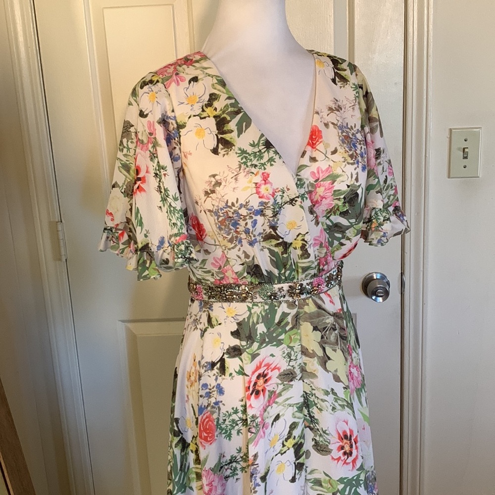 MAC DUGGAL
Floral Print Faux Wrap Flutter Sleeve A Line Gown - Picture 5 of 17